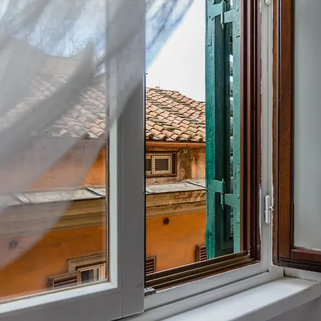 Apartment Sant Onofrio Rome