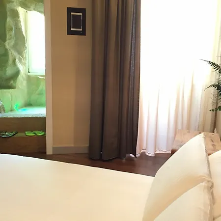 Irooms Station Affittacamere 4*