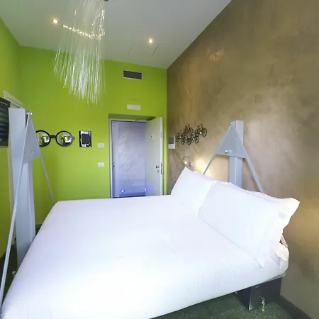 Irooms Station Affittacamere 4*