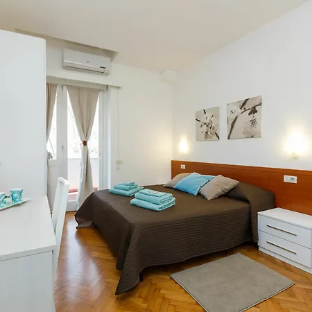 Trastevere Relais Guest house 3*