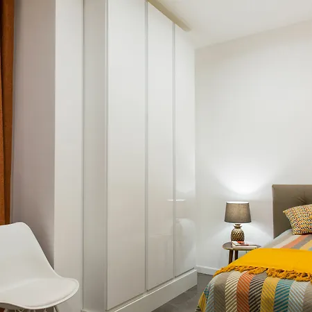 Apartment 60