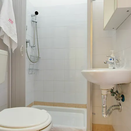 Oda ve Kahvaltı Beb Domus Arbenzio San Giovanni Roma