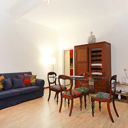 Cortile Banchi Vecchi Holiday home Rome