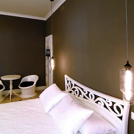 Tiburtina Garden Bed & Breakfast 2*