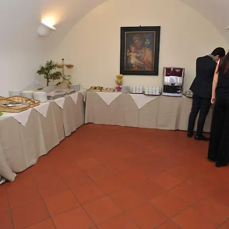 Domus Sessoriana Nocleg ze śniadaniem 3*