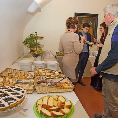 Domus Sessoriana Nocleg ze śniadaniem Rzym