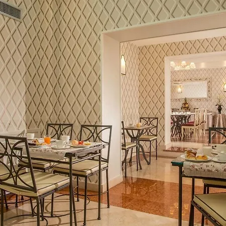 Hotel Glori 4*