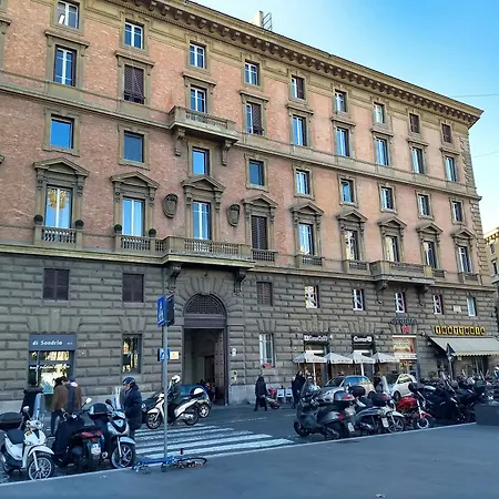 Amoraroma, Economy With Shared Bathrooms