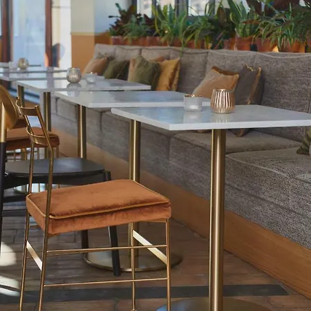 Отель 9hotel Cesari 4*