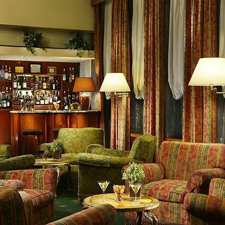 Commodore Hotel 4*