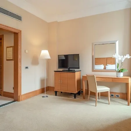 Capo D´áfrica – Colosseo 4* Roma