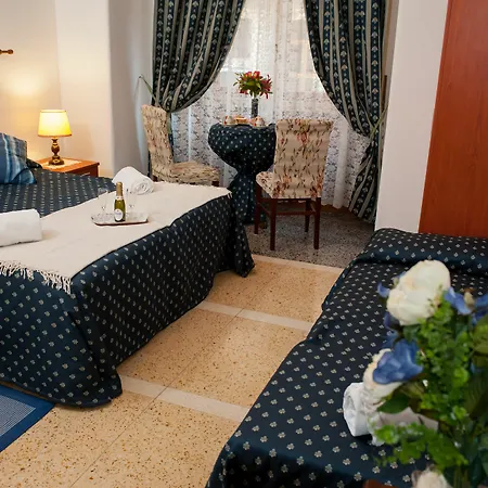 Paradise Bed & Breakfast 3*