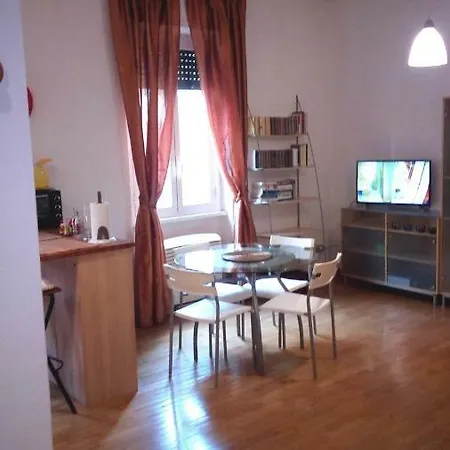 Apartment Appartamento Roma *