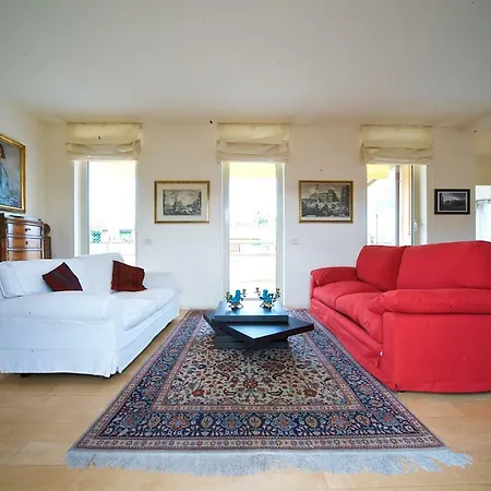 Ginnasi Palace Penthouse Apartment