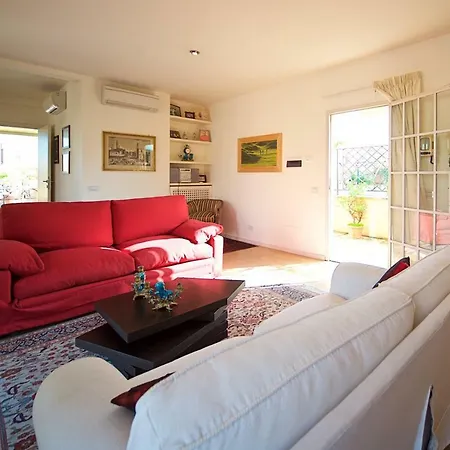 Ginnasi Palace Penthouse Apartment