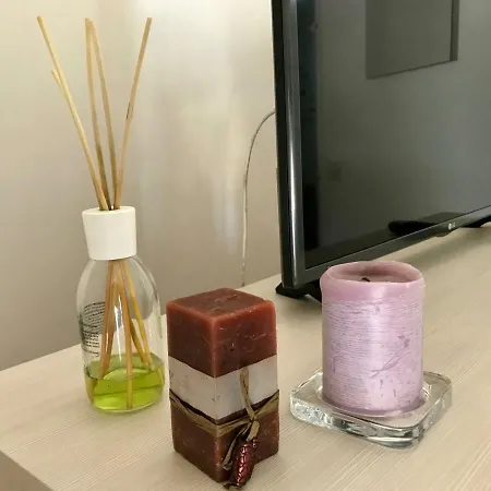 Rick's Apartment Rom
