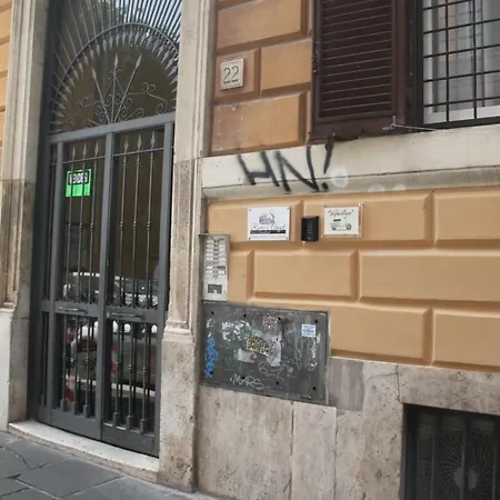 Vespahouse Pensión Roma