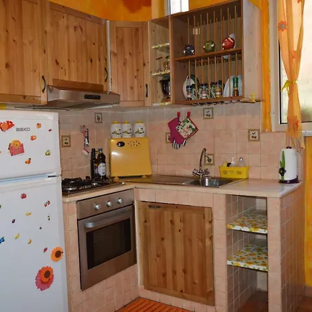 La Casetta Gialla Di Edoardo Apartment