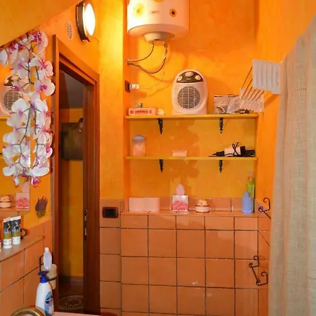 La Casetta Gialla Di Edoardo Apartment