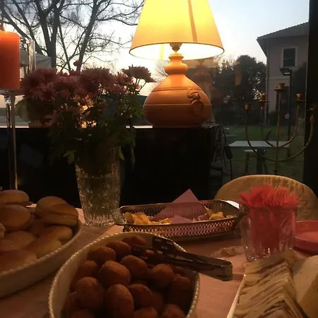 Guest house Casale Appio 2*