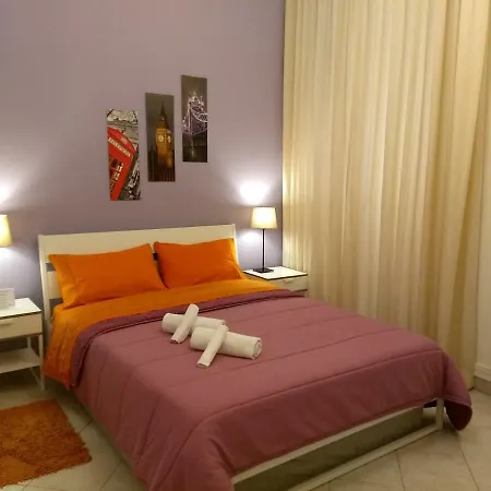 Amoraroma, Economy With Shared Bathrooms Guest house