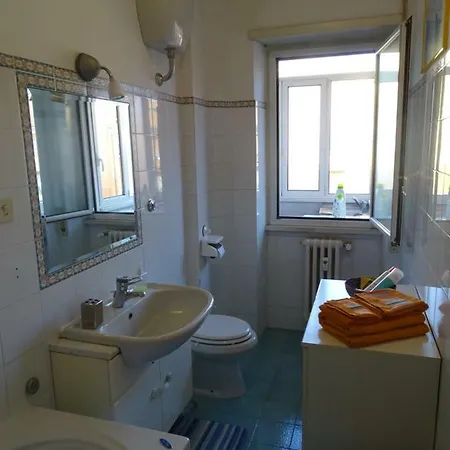 Apartment Casa Valeria Metro B1 Rome