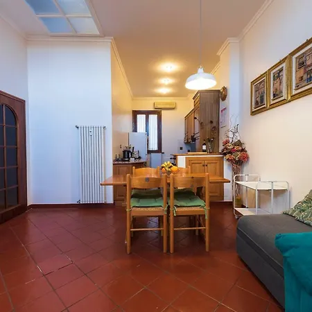 Toberto Apartment *