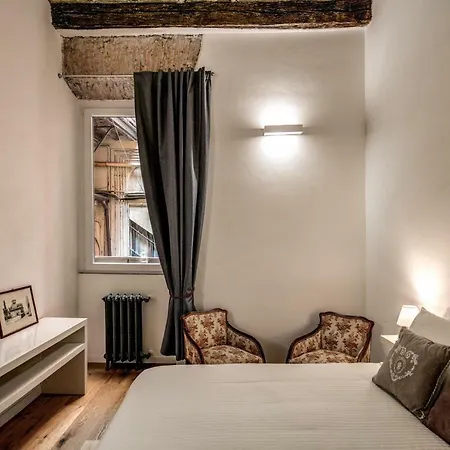 Farnese House In
