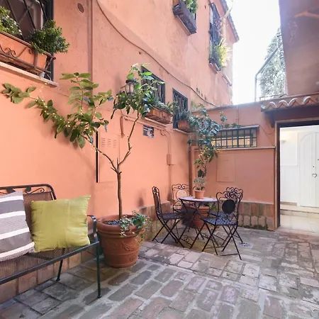 Lovely With Garden In Vatican Museums Trastevere * Roma