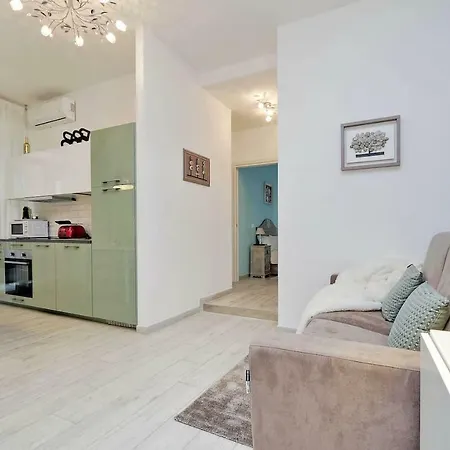 Vaticano Terrace: Brand New 2 Bedrooms 2 Bathrooms * Rome