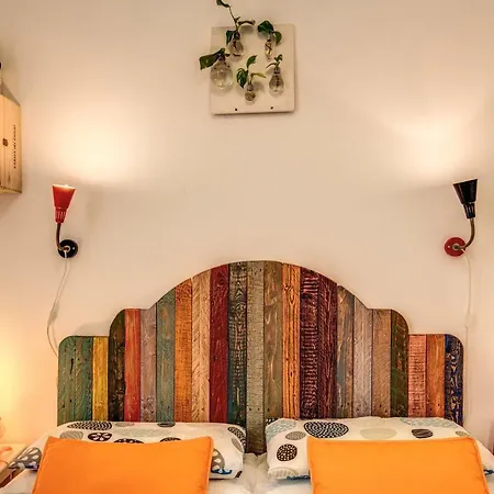 Urban Chic Studio - By Brave * Rome