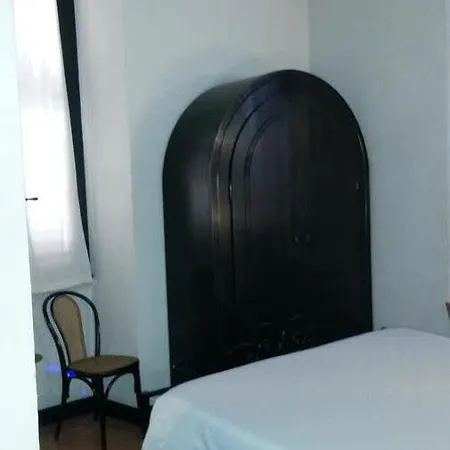 Ξενοδοχείο Andreina 2*