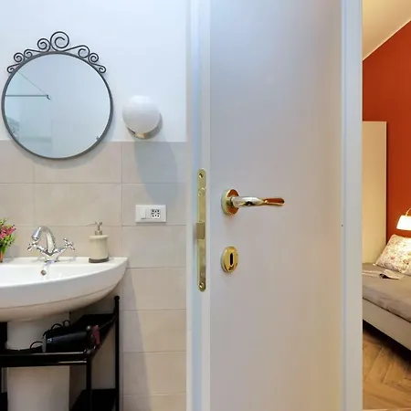 Domus Ponte Milvio Guest house 2*