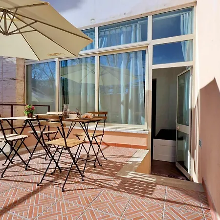 Domus Ponte Milvio Guest house 2*