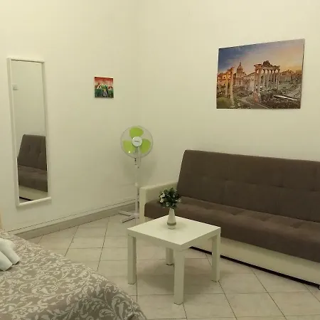 Amoraroma, Economy With Shared Bathrooms