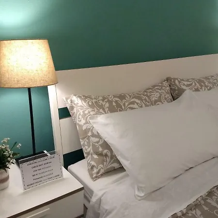 Amoraroma, Economy With Shared Bathrooms 3* Rome