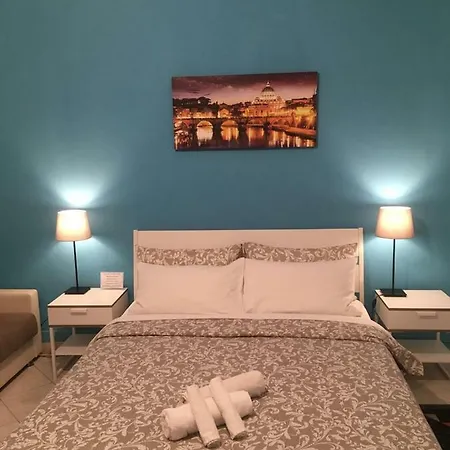 Amoraroma, Economy With Shared Bathrooms