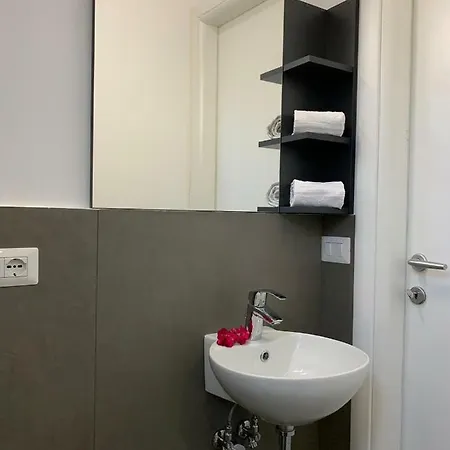 A Casa Di Elly Apartment Rome