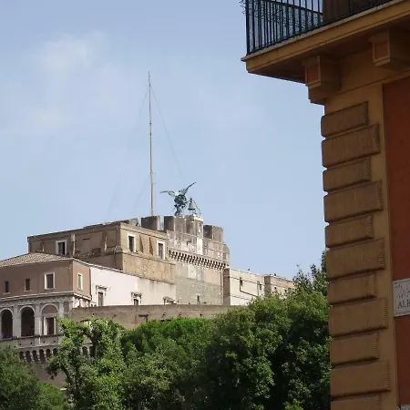 Domus Alberico 2*