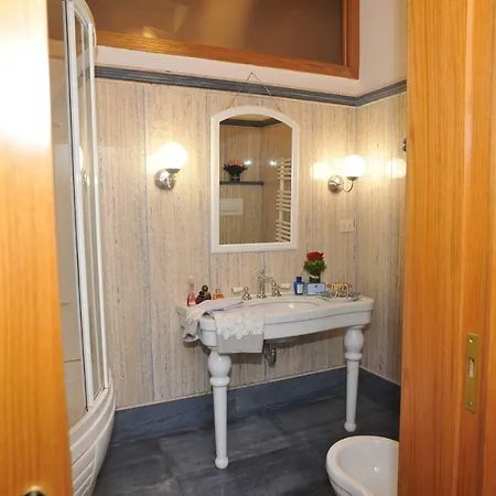 Domus Pellegrino 166 *