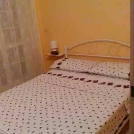Little House Apartment *
