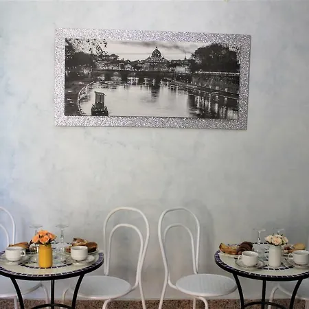 San Peter's Golden Bed & Breakfast 3*