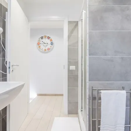 Guest house Marconi 94 - Apartment&private Rome