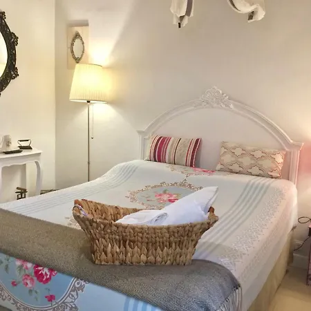 Apartment Festina Lente