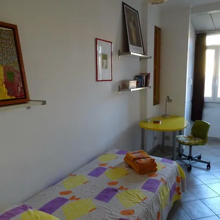 Casa Valeria Metro B1