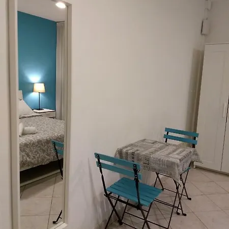 Amoraroma, Economy With Shared Bathrooms Guest house 3*
