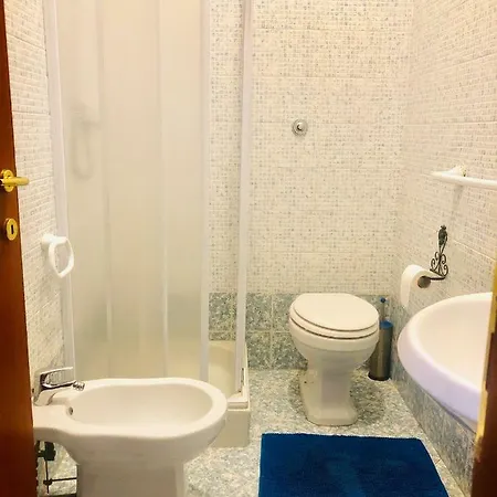 Parisa Guest house