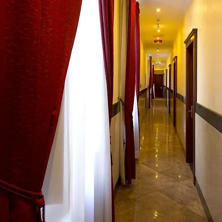 מלון Esposizione Palace 2*