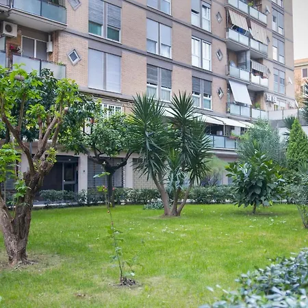 Cm Piramide Bed & Breakfast Rome
