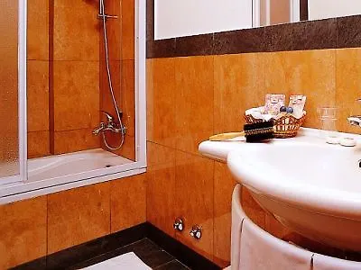 Hotel Romoli 3*